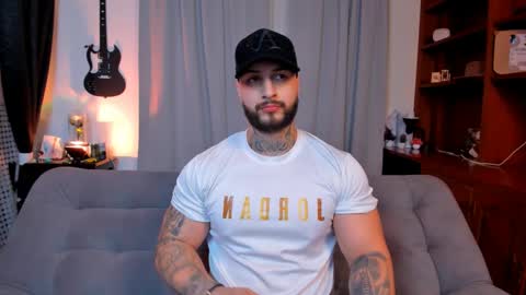 Snapshot of max_dic1 chatting on January 19, 12:28 am max D. online show from January 19, 12:28 am