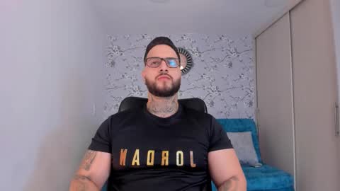 Snapshot of max_dic1 chatting on February 26, 12:09 am max D. online show from February 26, 12:09 am