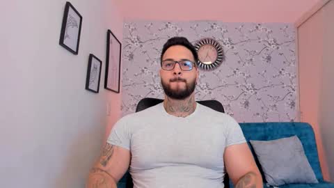 Snapshot of max_dic1 chatting on March 10, 12:10 pm max D. online show from March 10, 12:10 pm