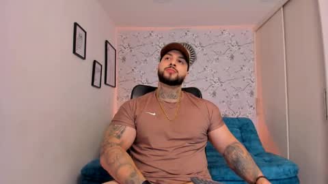 Snapshot of max_dic1 chatting on April 28, 12:53 am max D. online show from April 28, 12:53 am