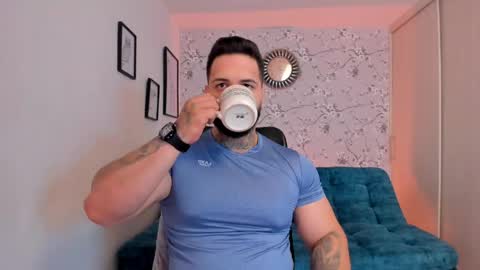 Snapshot of max_dic1 chatting on May 14, 2:40 am max D. online show from May 14, 2:40 am