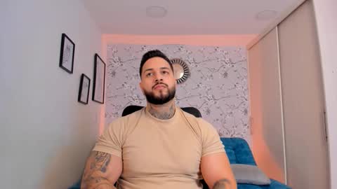 Snapshot of max_dic1 chatting on May 17, 10:50 pm max D. online show from May 17, 10:50 pm