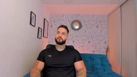 Snapshot of max_dic1 chatting on July 10, 1:32 am max D. online show from July 10, 1:32 am