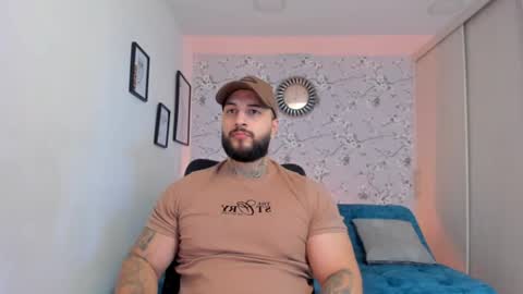 Snapshot of max_dic1 chatting on July 19, 10:57 pm max D. online show from July 19, 10:57 pm