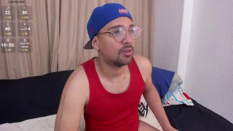 Snapshot of max_ed chatting on May 29, 5:05 am edward online show from May 29, 5:05 am