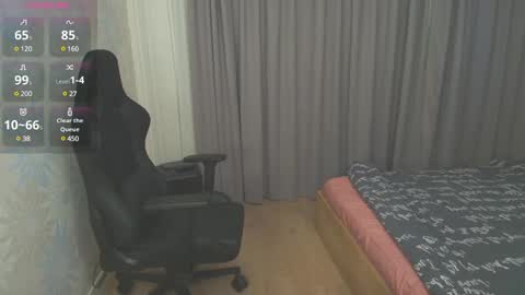 Max Gen with tats 24years  And Ethan without tats 20 years online show from February 2, 11:00 pm