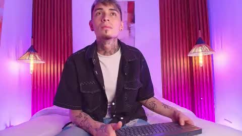 Max online show from March 12, 3:23 am