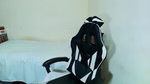 max_love25 online show from November 26, 8:43 pm