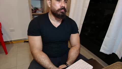 Snapshot of max_love25 chatting on July 15, 2:39 am max_love25 online show from July 15, 2:39 am