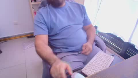 Snapshot of max_love25 chatting on July 18, 7:28 pm max_love25 online show from July 18, 7:28 pm