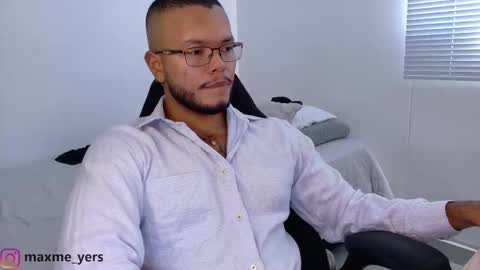 max_meyer online show from October 25, 7:41 pm