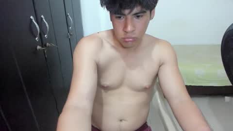 Max online show from April 8, 1:22 pm