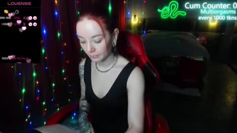 Snapshot of max_phoenix chatting on February 16, 4:53 am Max online show from February 16, 4:53 am