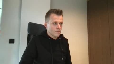 Snapshot of max_straight_1 chatting on December 27, 1:07 pm Max take off clothes online show from December 27, 1:07 pm