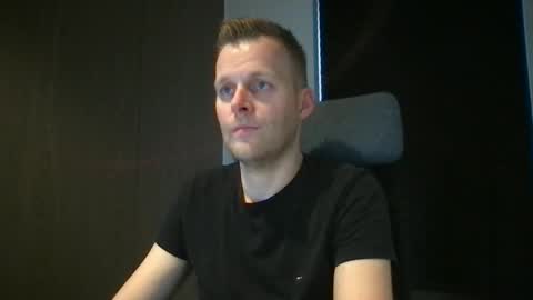 Snapshot of max_straight_1 chatting on January 23, 8:04 am Max take off clothes online show from January 23, 8:04 am