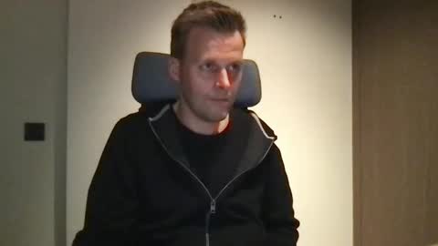 Snapshot of max_straight_1 chatting on February 20, 6:35 pm Max take off clothes online show from February 20, 6:35 pm