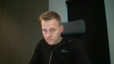 Snapshot of max_straight_1 chatting on February 24, 7:22 am Max take off clothes online show from February 24, 7:22 am