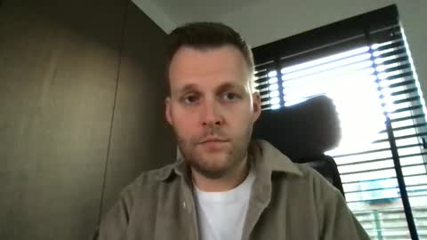 Snapshot of max_straight_1 chatting on March 3, 6:48 am Max take off clothes online show from March 3, 6:48 am