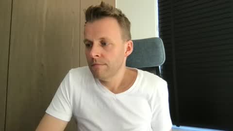 Max take off clothes online show from March 9, 1:15 pm