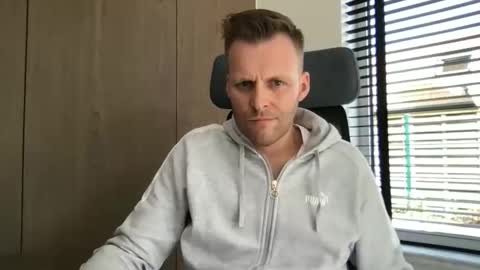 Max take off clothes online show from March 16, 1:26 pm