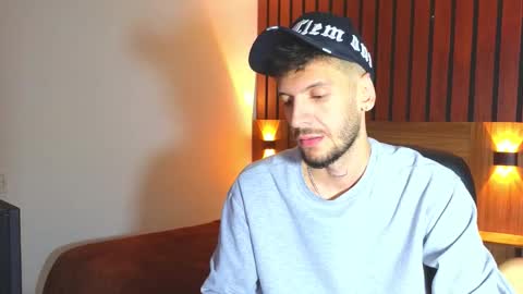 Max Taylor online show from January 17, 2:27 am