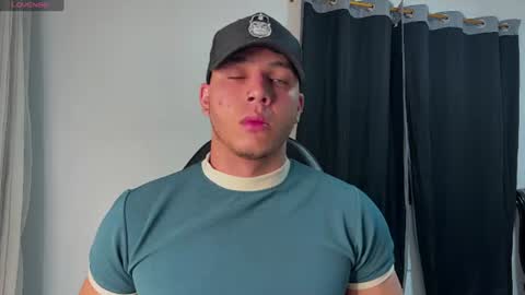 max_valiant1 online show from July 19, 1:53 am