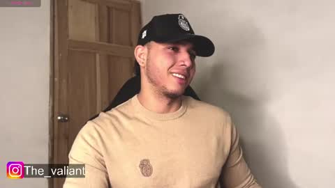 max_valiant1 online show from July 31, 10:53 pm
