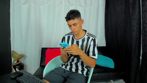 Snapshot of max_wild01 chatting on January 21, 3:43 pm MAX online show from January 21, 3:43 pm