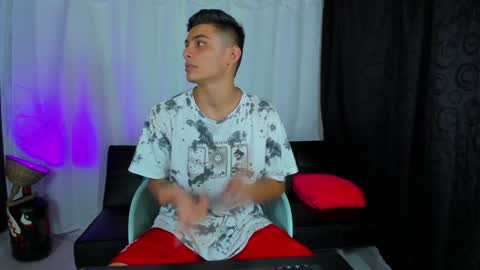 Snapshot of max_wild01 chatting on January 22, 8:17 pm MAX online show from January 22, 8:17 pm