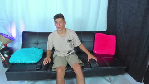 Snapshot of max_wild01 chatting on January 24, 11:26 am MAX online show from January 24, 11:26 am