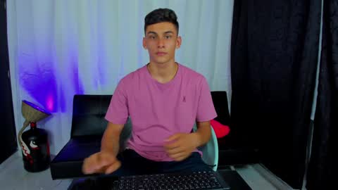 Snapshot of max_wild01 chatting on January 25, 11:02 am MAX online show from January 25, 11:02 am