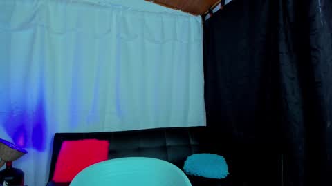 Snapshot of max_wild01 chatting on February 28, 4:20 pm MAX online show from February 28, 4:20 pm