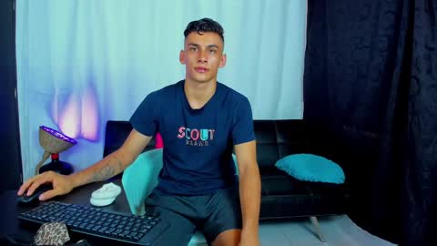 Snapshot of max_wild01 chatting on March 1, 12:45 pm MAX online show from March 1, 12:45 pm