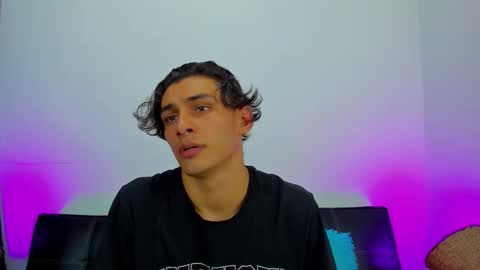 Snapshot of max_wild01 chatting on September 28, 6:19 am MAX online show from September 28, 6:19 am