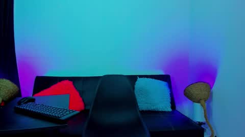 Snapshot of max_wild01 chatting on October 18, 5:35 pm MAX online show from October 18, 5:35 pm