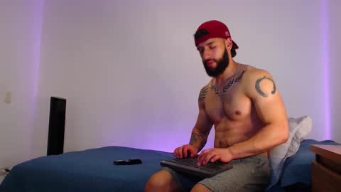 Snapshot of max_xl_ chatting on October 28, 3:47 pm max_xl_ online show from October 28, 3:47 pm