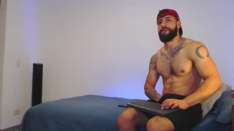 Snapshot of max_xl_ chatting on December 15, 2:43 pm max_xl_ online show from December 15, 2:43 pm