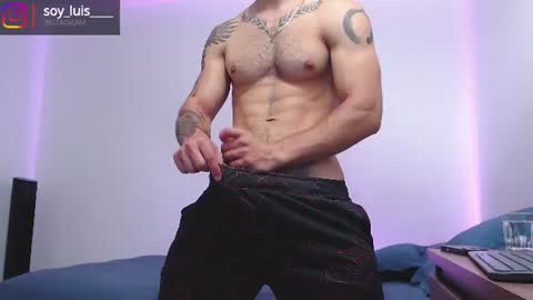 Snapshot of max_xl_ chatting on August 2, 9:35 pm max_xl_ online show from August 2, 9:35 pm
