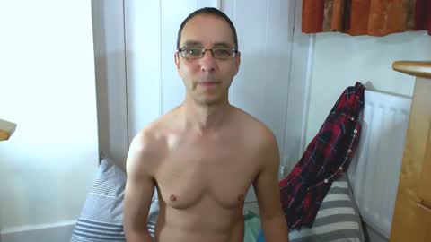 Snapshot of maxdavies chatting on June 25, 9:58 am Max Davies online show from June 25, 9:58 am