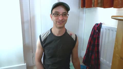 Snapshot of maxdavies chatting on July 2, 2:23 pm Max Davies online show from July 2, 2:23 pm