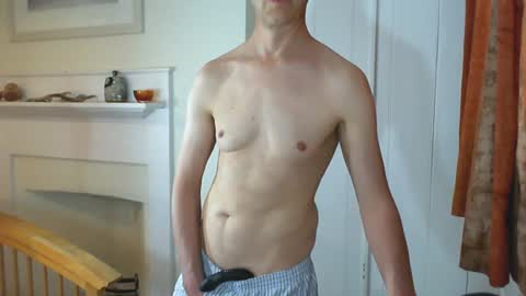 Snapshot of maxdavies chatting on July 14, 10:21 am Max Davies online show from July 14, 10:21 am