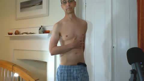 Snapshot of maxdavies chatting on July 27, 9:38 am Max Davies online show from July 27, 9:38 am