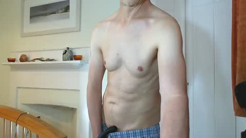 Snapshot of maxdavies chatting on August 4, 9:34 am Max Davies online show from August 4, 9:34 am