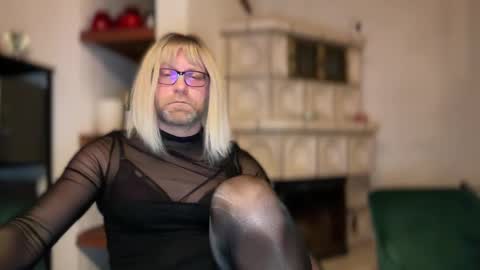 maxicd online show from January 9, 6:57 pm