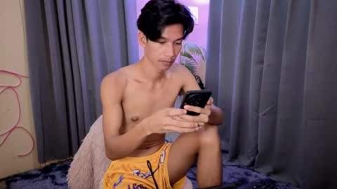 Snapshot of maxiebunny99 chatting on September 10, 11:16 pm Reyn online show from September 10, 11:16 pm