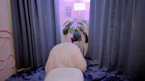 Snapshot of maxiebunny99 chatting on September 12, 2:39 pm Reyn online show from September 12, 2:39 pm