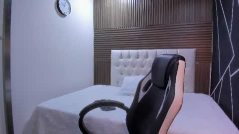 Snapshot of maxigarcia_ chatting on June 20, 12:36 am Maxi online show from June 20, 12:36 am