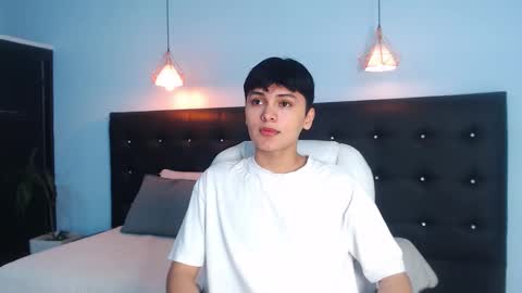 Snapshot of maxii18_ chatting on October 17, 11:57 am -- -- online show from October 17, 11:57 am