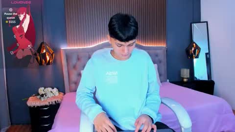 Snapshot of maxii18_ chatting on October 29, 6:53 pm -- -- online show from October 29, 6:53 pm