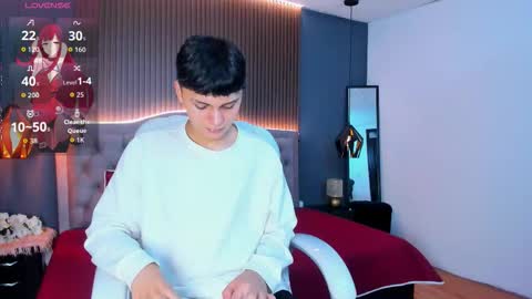 Snapshot of maxii18_ chatting on October 30, 7:25 pm -- -- online show from October 30, 7:25 pm